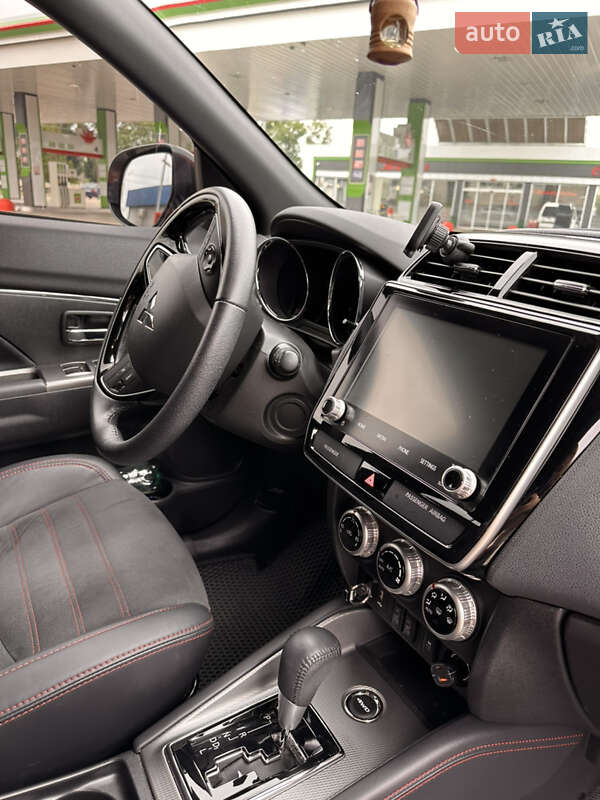 Позашляховик / Кросовер Mitsubishi Outlander Sport 2019 в Житомирі