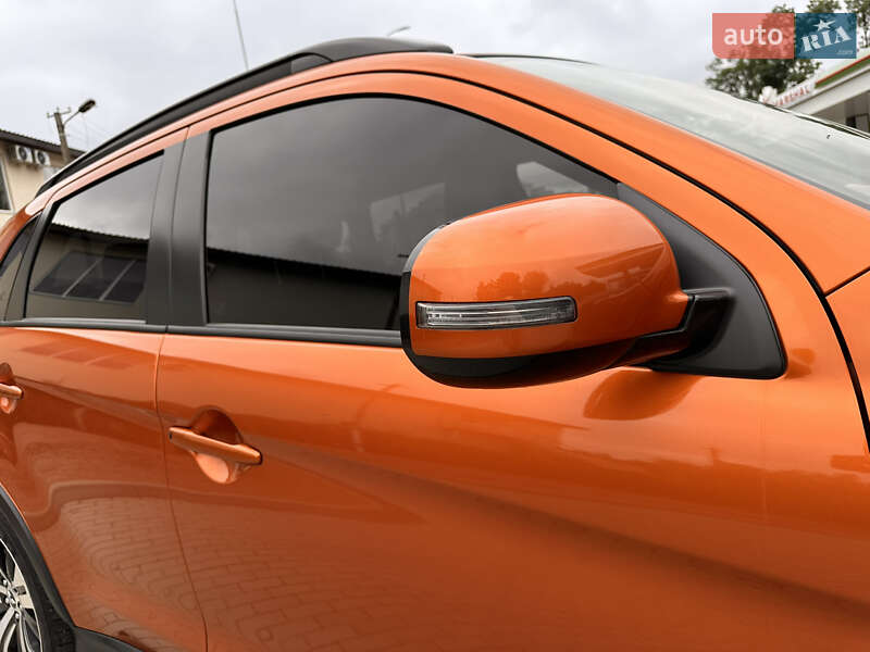 Позашляховик / Кросовер Mitsubishi Outlander Sport 2019 в Житомирі