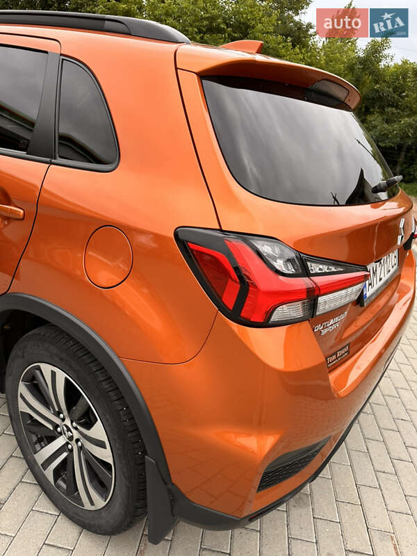 Позашляховик / Кросовер Mitsubishi Outlander Sport 2019 в Житомирі