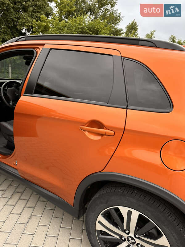 Позашляховик / Кросовер Mitsubishi Outlander Sport 2019 в Житомирі