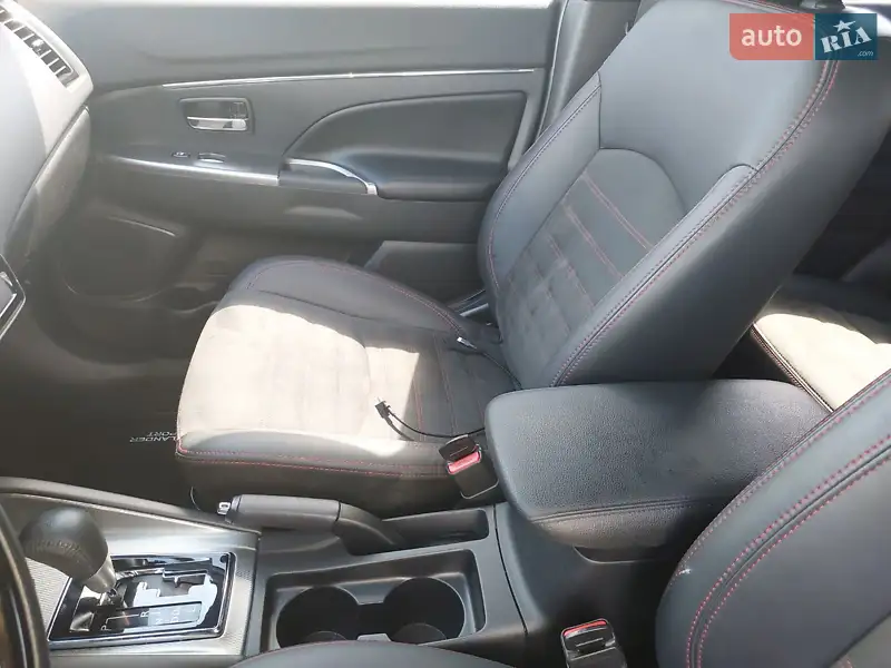 Mitsubishi Outlander Sport 2021 VIN JA4ARVAW3MU020777 фото оголошення 18 з 67