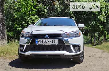 Позашляховик / Кросовер Mitsubishi Outlander Sport 2018 в Києві