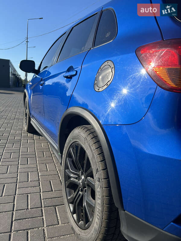 Внедорожник / Кроссовер Mitsubishi Outlander Sport 2018 в Днепре