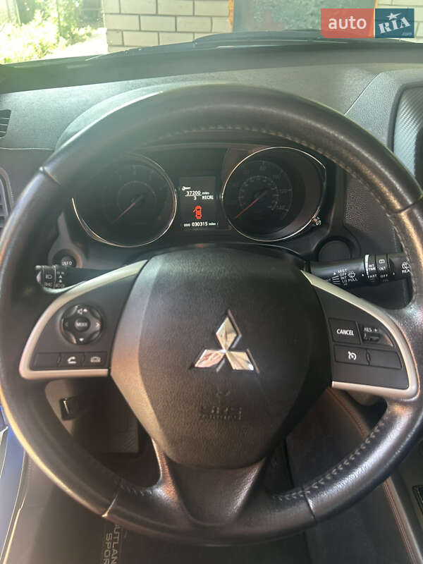 Внедорожник / Кроссовер Mitsubishi Outlander Sport 2018 в Днепре