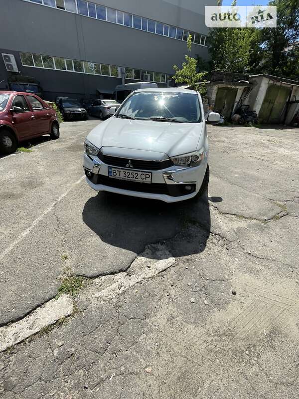 Внедорожник / Кроссовер Mitsubishi Outlander Sport 2015 в Киеве фото 5 Внедорожник / Кроссовер Mitsubishi Outlander Sport 2015 в Киеве