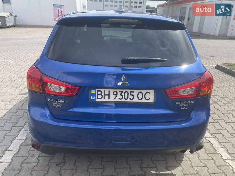 Позашляховик / Кросовер Mitsubishi Outlander Sport 2015 в Одесі