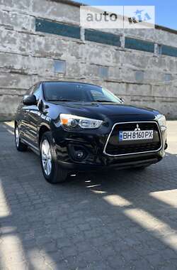 Позашляховик / Кросовер Mitsubishi Outlander Sport 2015 в Одесі