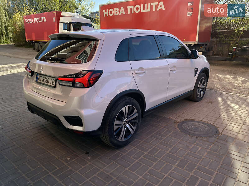 Позашляховик / Кросовер Mitsubishi Outlander Sport 2020 в Івано-Франківську