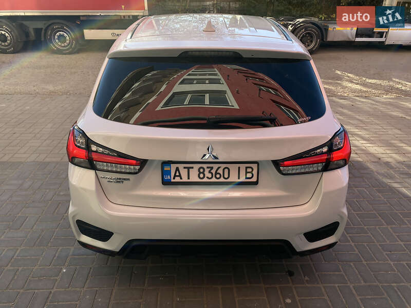 Позашляховик / Кросовер Mitsubishi Outlander Sport 2020 в Івано-Франківську