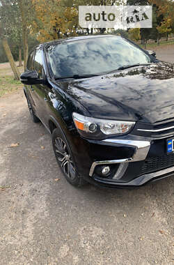 Позашляховик / Кросовер Mitsubishi Outlander Sport 2018 в Рівному