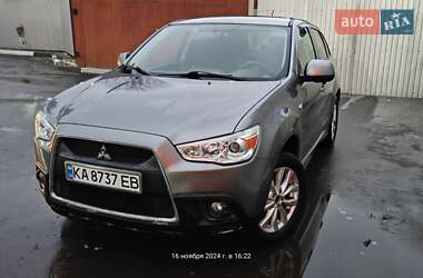 Позашляховик / Кросовер Mitsubishi Outlander Sport 2011 в Києві