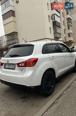 Внедорожник / Кроссовер Mitsubishi Outlander Sport 2015 в Полтаве