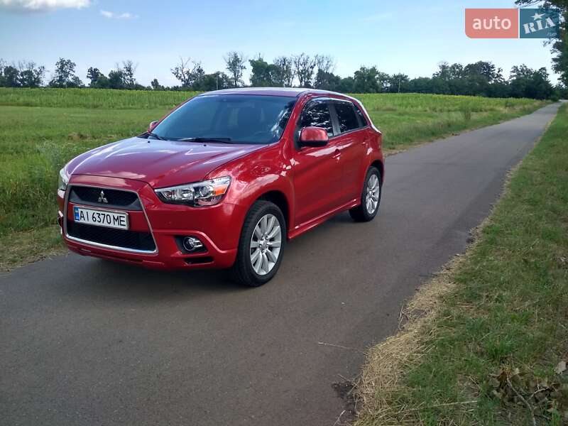 Внедорожник / Кроссовер Mitsubishi Outlander Sport 2011 в 
