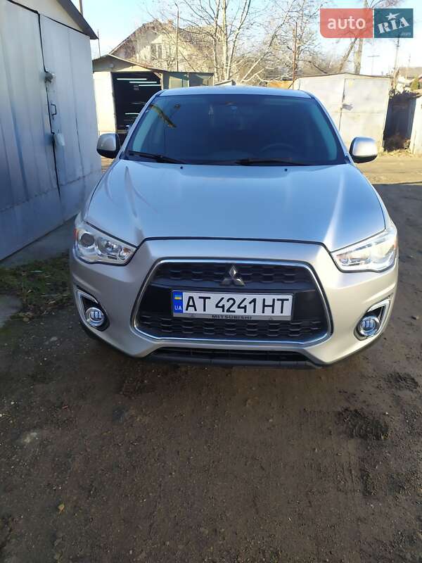 Внедорожник / Кроссовер Mitsubishi Outlander Sport 2013 в Ивано-Франковске