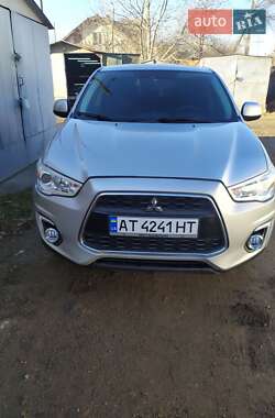 Внедорожник / Кроссовер Mitsubishi Outlander Sport 2013 в Ивано-Франковске