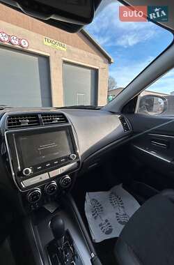 Внедорожник / Кроссовер Mitsubishi Outlander Sport 2022 в 