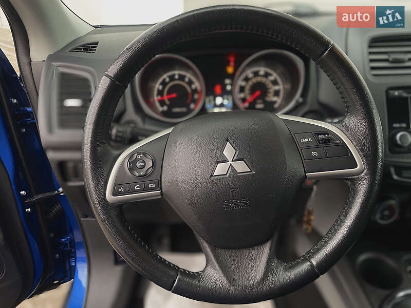 Внедорожник / Кроссовер Mitsubishi Outlander Sport 2015 в Киеве