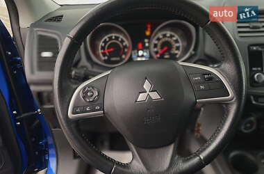 Внедорожник / Кроссовер Mitsubishi Outlander Sport 2015 в 
