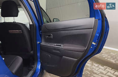 Внедорожник / Кроссовер Mitsubishi Outlander Sport 2015 в 