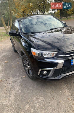 Позашляховик / Кросовер Mitsubishi Outlander Sport 2018 в Рівному