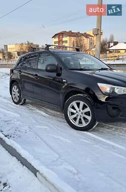 Позашляховик / Кросовер Mitsubishi Outlander Sport 2012 в Харкові