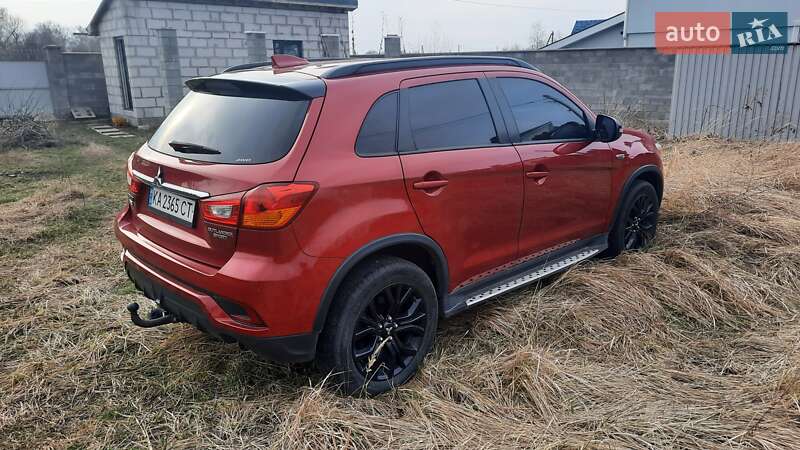Позашляховик / Кросовер Mitsubishi Outlander Sport 2019 в Києві