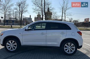 Внедорожник / Кроссовер Mitsubishi Outlander Sport 2015 в 