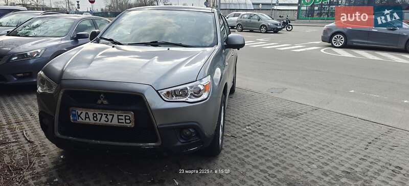 Позашляховик / Кросовер Mitsubishi Outlander Sport 2011 в 