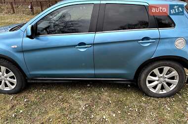 Внедорожник / Кроссовер Mitsubishi Outlander Sport 2013 в 