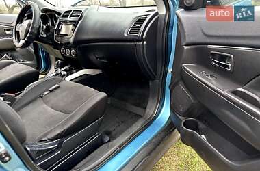 Внедорожник / Кроссовер Mitsubishi Outlander Sport 2013 в 