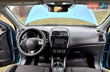 Внедорожник / Кроссовер Mitsubishi Outlander Sport 2013 в 