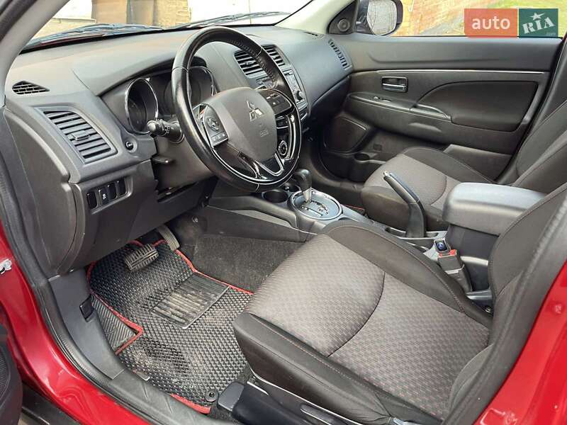 Позашляховик / Кросовер Mitsubishi Outlander Sport 2016 в Варві