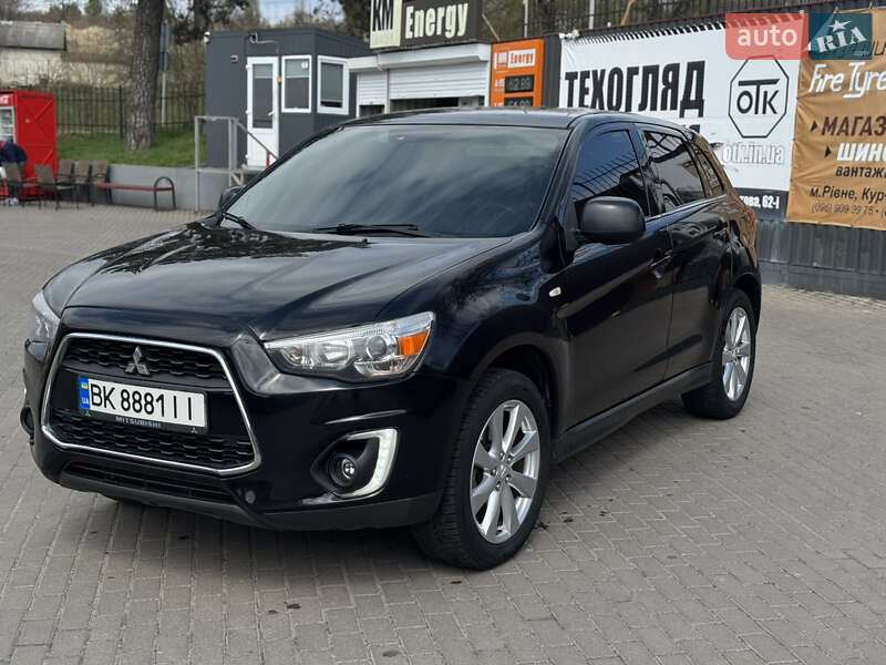 Внедорожник / Кроссовер Mitsubishi Outlander Sport 2015 в Ровно