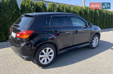 Позашляховик / Кросовер Mitsubishi Outlander Sport 2015 в 