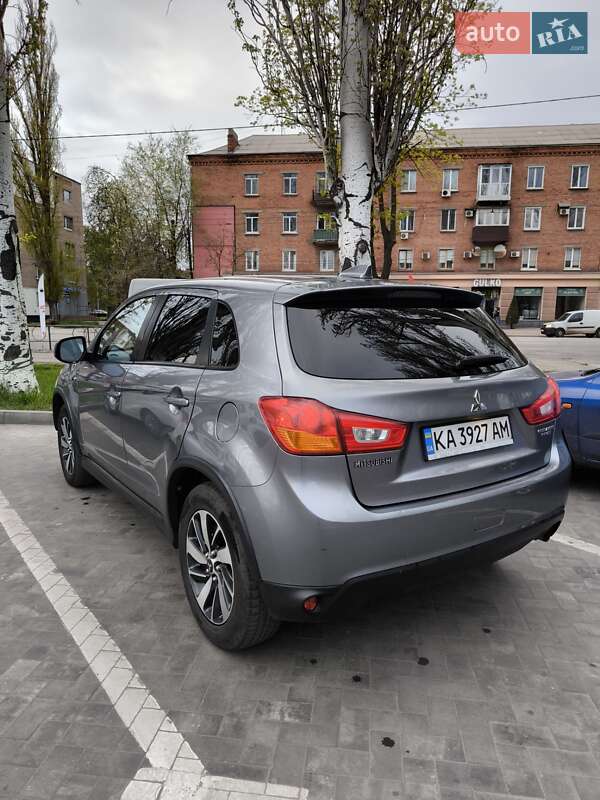 Внедорожник / Кроссовер Mitsubishi Outlander Sport 2016 в Кривом Роге