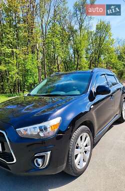 Внедорожник / Кроссовер Mitsubishi Outlander Sport 2013 в 