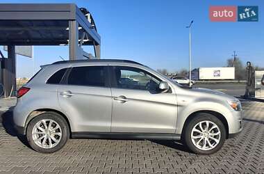 Внедорожник / Кроссовер Mitsubishi Outlander Sport 2012 в 