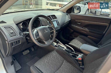Внедорожник / Кроссовер Mitsubishi Outlander Sport 2022 в 