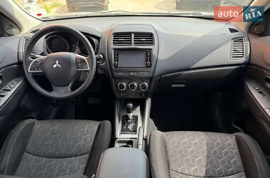Внедорожник / Кроссовер Mitsubishi Outlander Sport 2022 в 