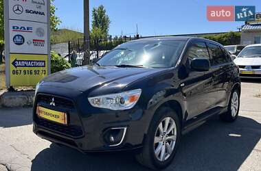 Внедорожник / Кроссовер Mitsubishi Outlander Sport 2015 в Николаеве