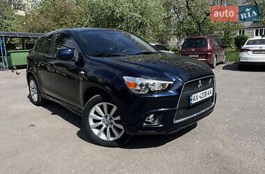 Позашляховик / Кросовер Mitsubishi Outlander Sport 2011 в Харкові