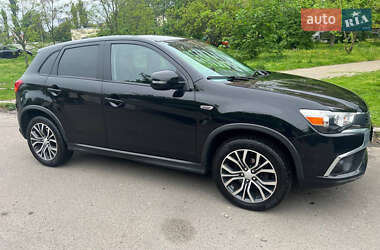 Внедорожник / Кроссовер Mitsubishi Outlander Sport 2017 в Киеве