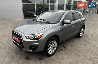 Внедорожник / Кроссовер Mitsubishi Outlander Sport 2015 в 