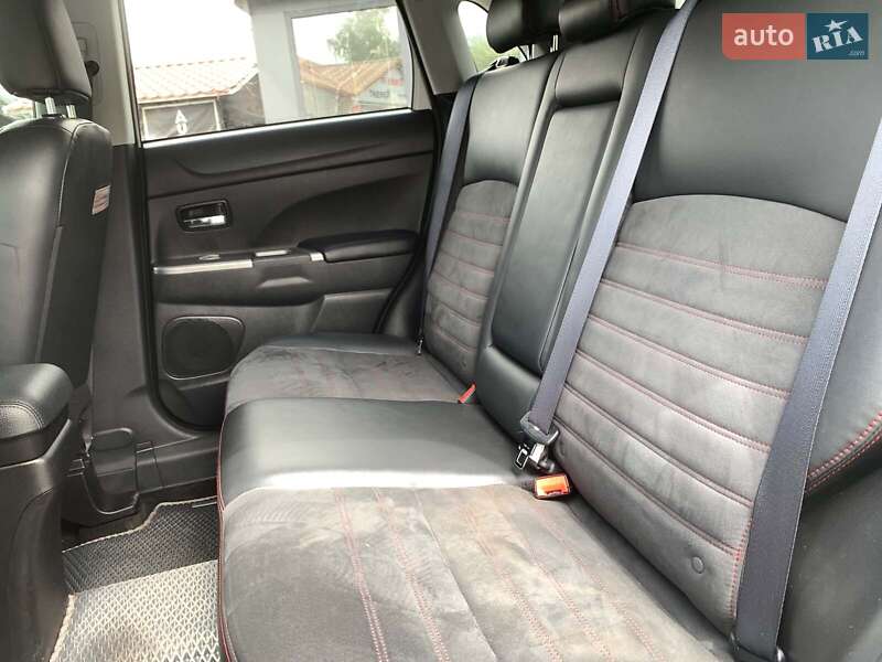 Внедорожник / Кроссовер Mitsubishi Outlander Sport 2018 в Виннице