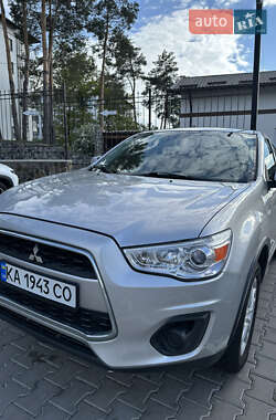 Позашляховик / Кросовер Mitsubishi Outlander Sport 2013 в 