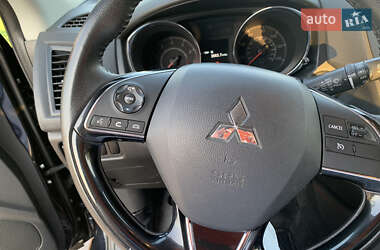 Позашляховик / Кросовер Mitsubishi Outlander Sport 2018 в 