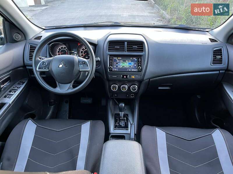 Внедорожник / Кроссовер Mitsubishi Outlander Sport 2019 в Киеве