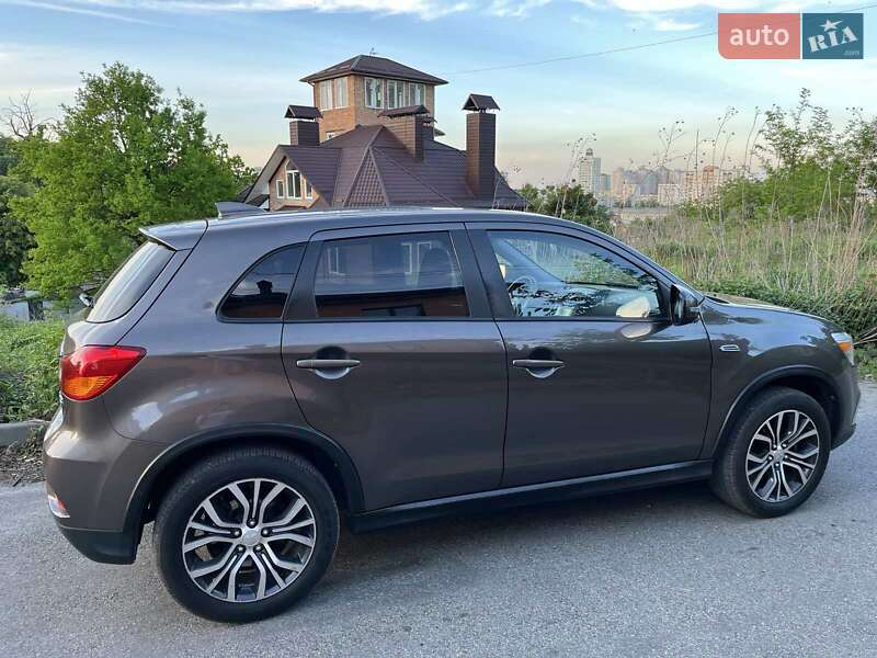 Внедорожник / Кроссовер Mitsubishi Outlander Sport 2019 в Киеве