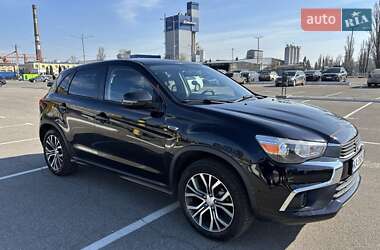 Внедорожник / Кроссовер Mitsubishi Outlander Sport 2016 в Киеве