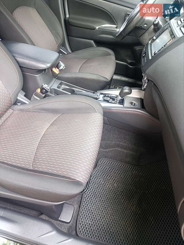 Внедорожник / Кроссовер Mitsubishi Outlander Sport 2019 в Полтаве фото 9 Внедорожник / Кроссовер Mitsubishi Outlander Sport 2019 в Полтаве